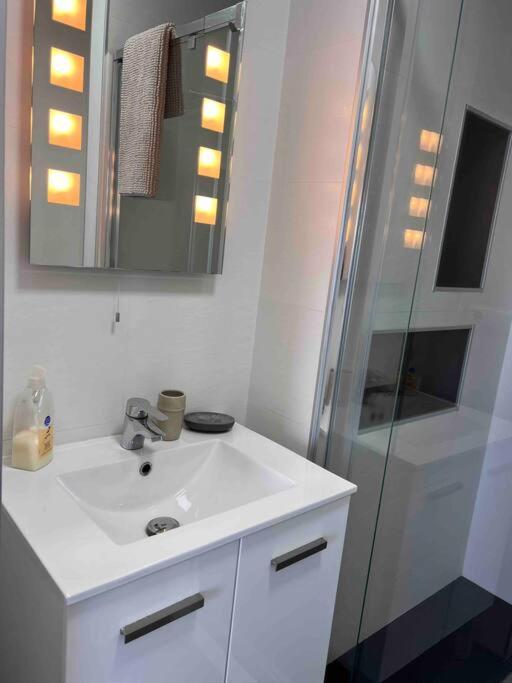 Luz De Mar Apartment Almeria Bagian luar foto